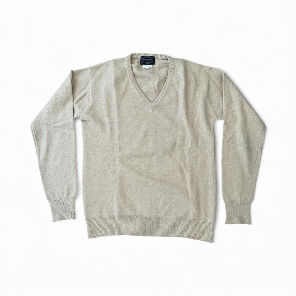 Men's 100% Cashmere V-Neck sweater Size Medium